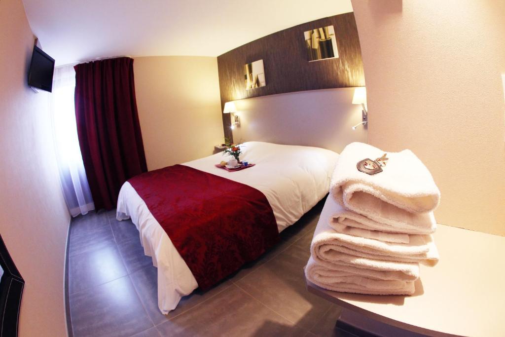 Hotel Le Coudon La Farlède الغرفة الصورة